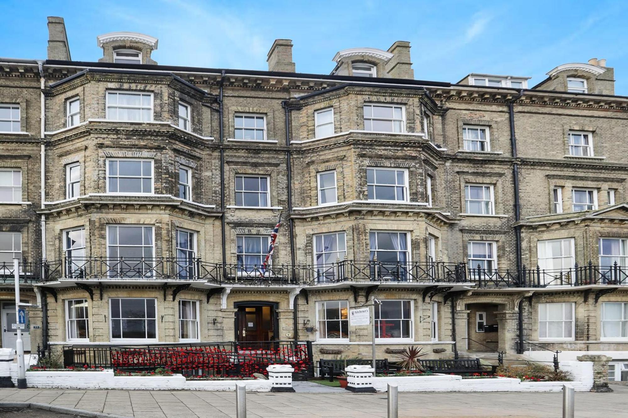 Oyo Lord Kitcheners Guest House Lowestoft Exterior foto